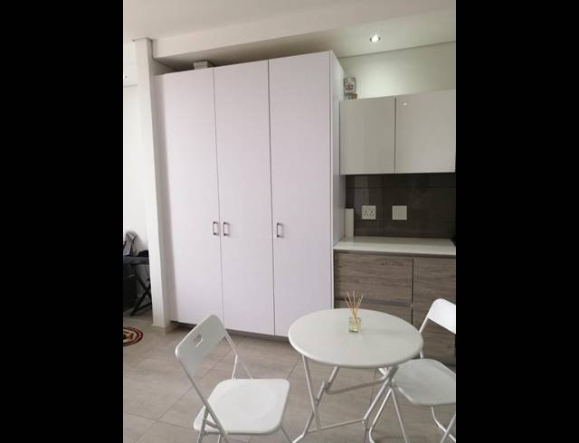 0 BEDROOM APARTMENT FOR SALE IN BEDFORDVIEW